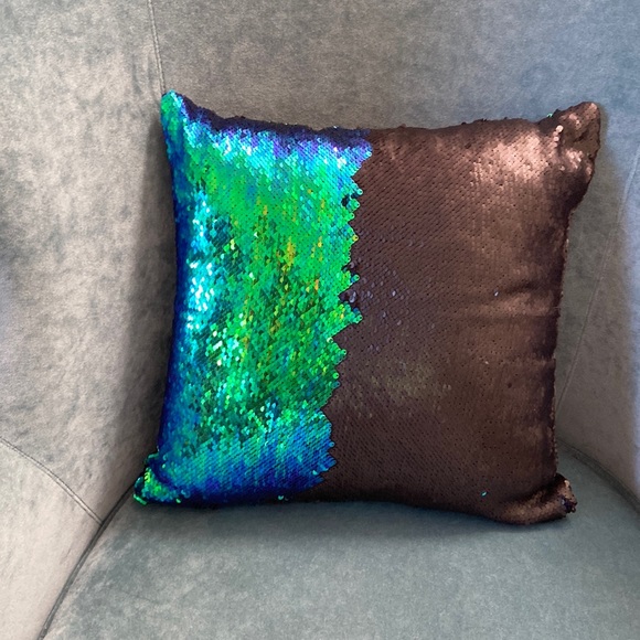 Mermaid color sequins pillow cover and insert - Picture 1 of 3